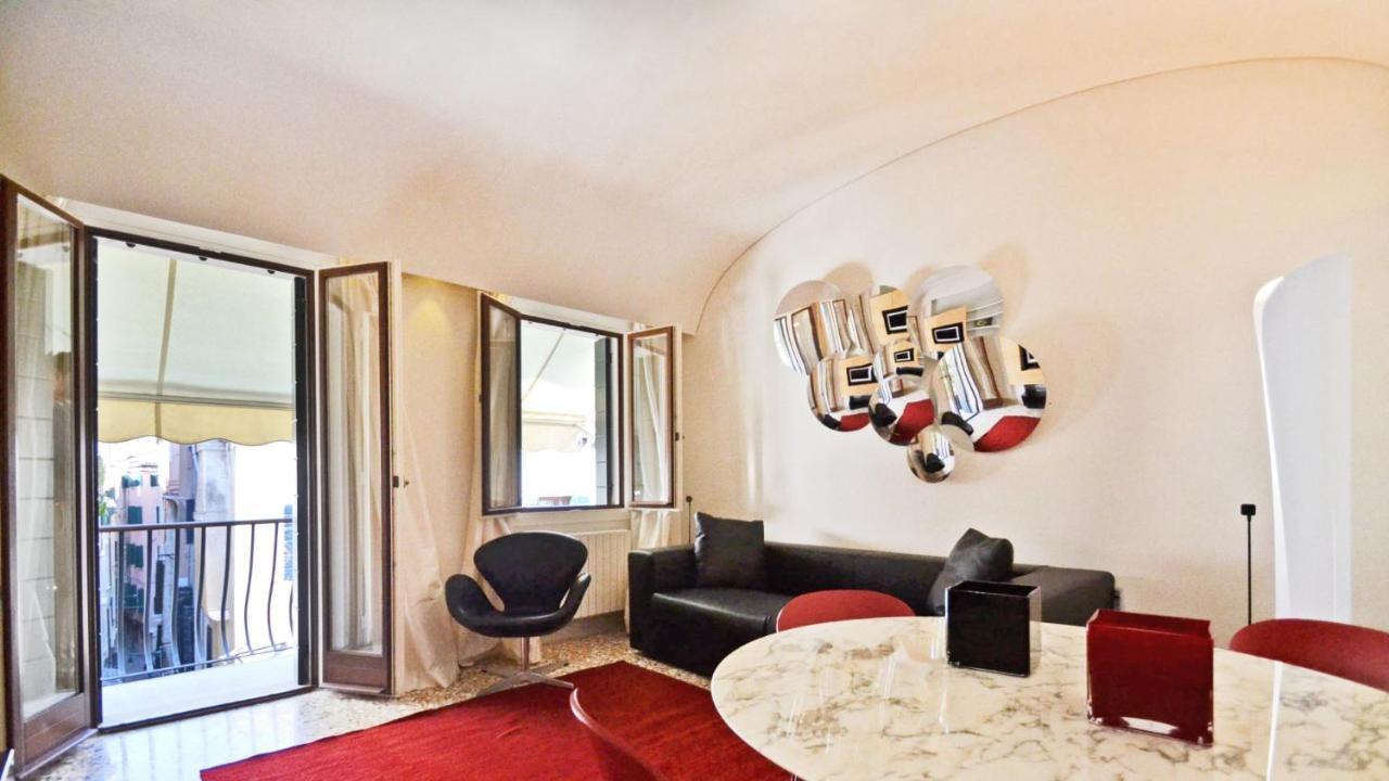 Ai Bareteri Luxury Canal View Venedig Exterior foto
